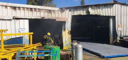 معلوت : حريق كبير في مخزن بمصنع للدهانات